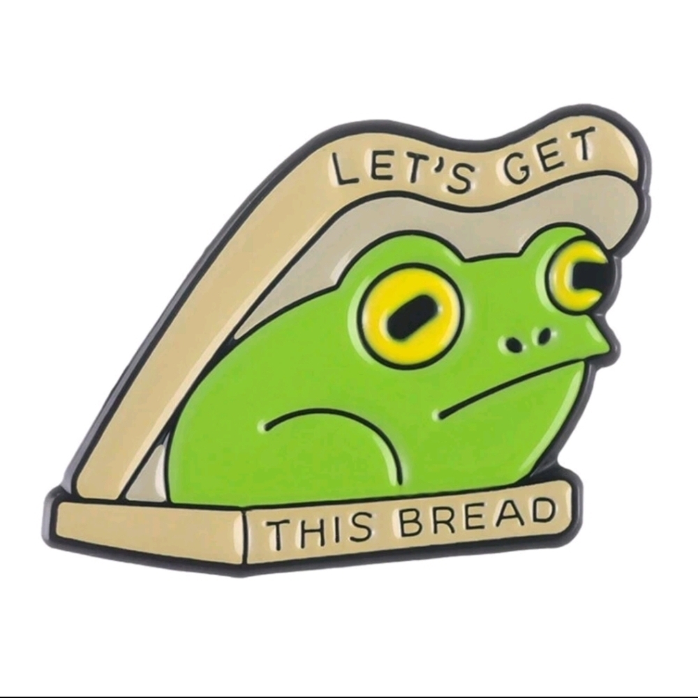 Funny green frog bread enamel pin brooch charm purse bag decor satchel womens
